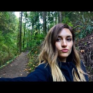 Meet your Posher, Elizabeth